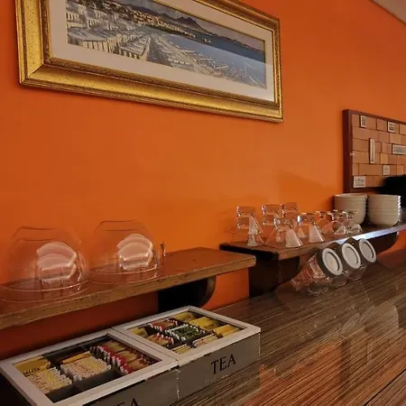 Hotel Neapolis 3*