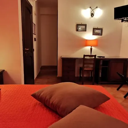 Hotel Neapolis 3*