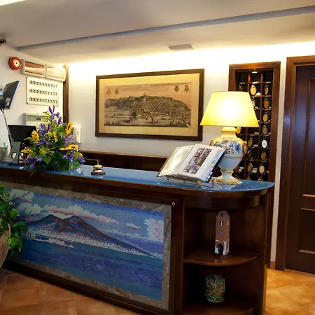 Hotell Neapolis 3*
