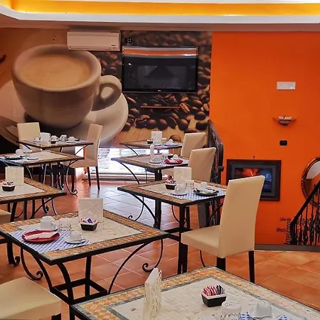 Hotel Neapolis 3*