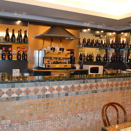 Hotel Neapolis 3*