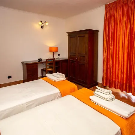 Neapolis 3* Naples