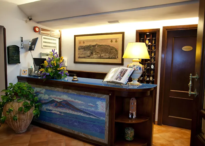 Hotel Neapolis 3*
