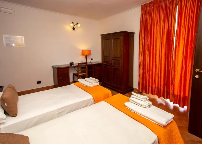 Neapolis 3* Nápoles