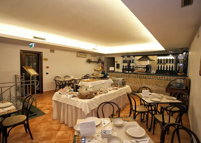 Neapolis Hotel Nápoles