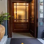 酒店 尼亚波利酒店 3*