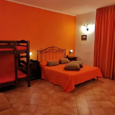 Hotel Neapolis 3*